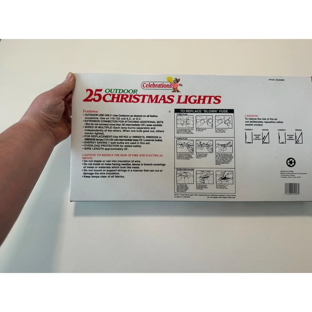 Celebrations 25 Outdoor Christmas Lights Clear C9 Bulbs Green Wire 25' 19 Bulbs